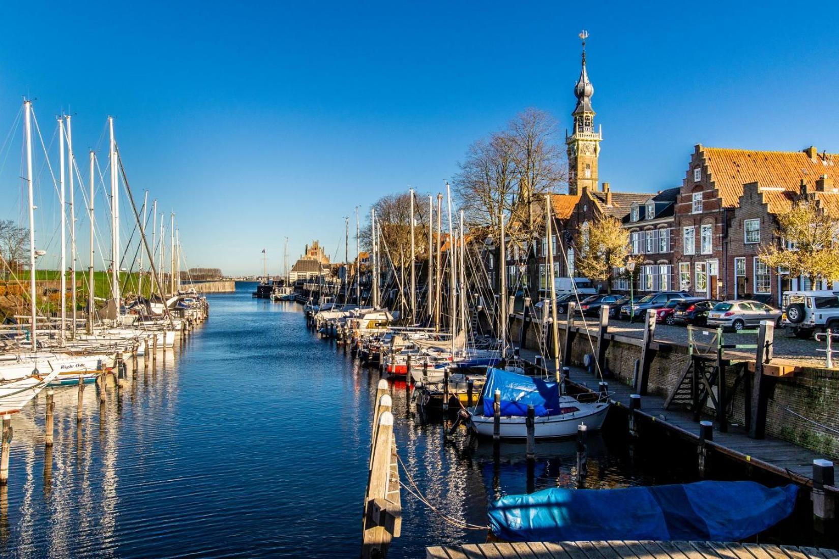 Vrijvakantiehuis Duinenburg 9 *
